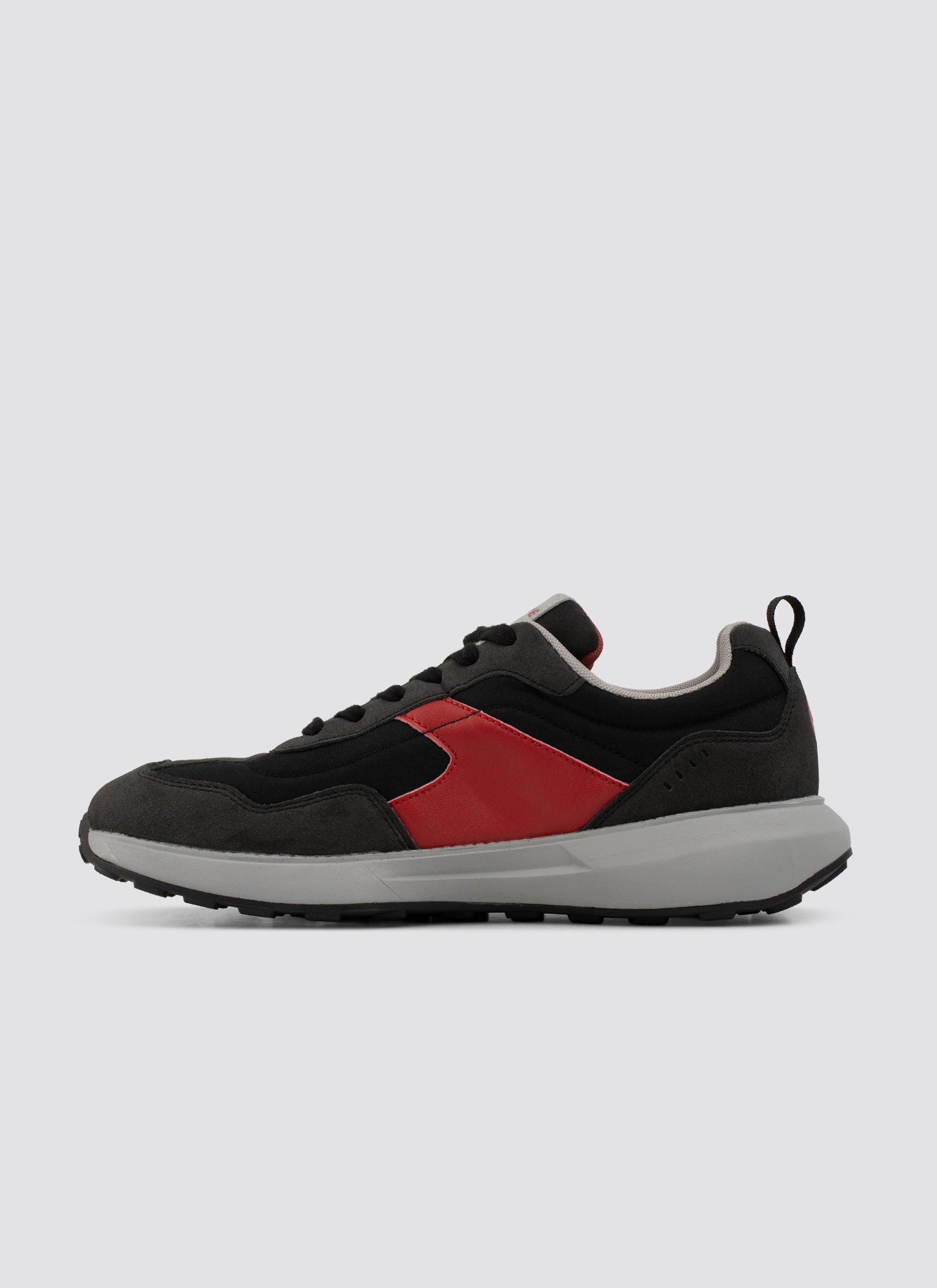 Vantage Sneaker