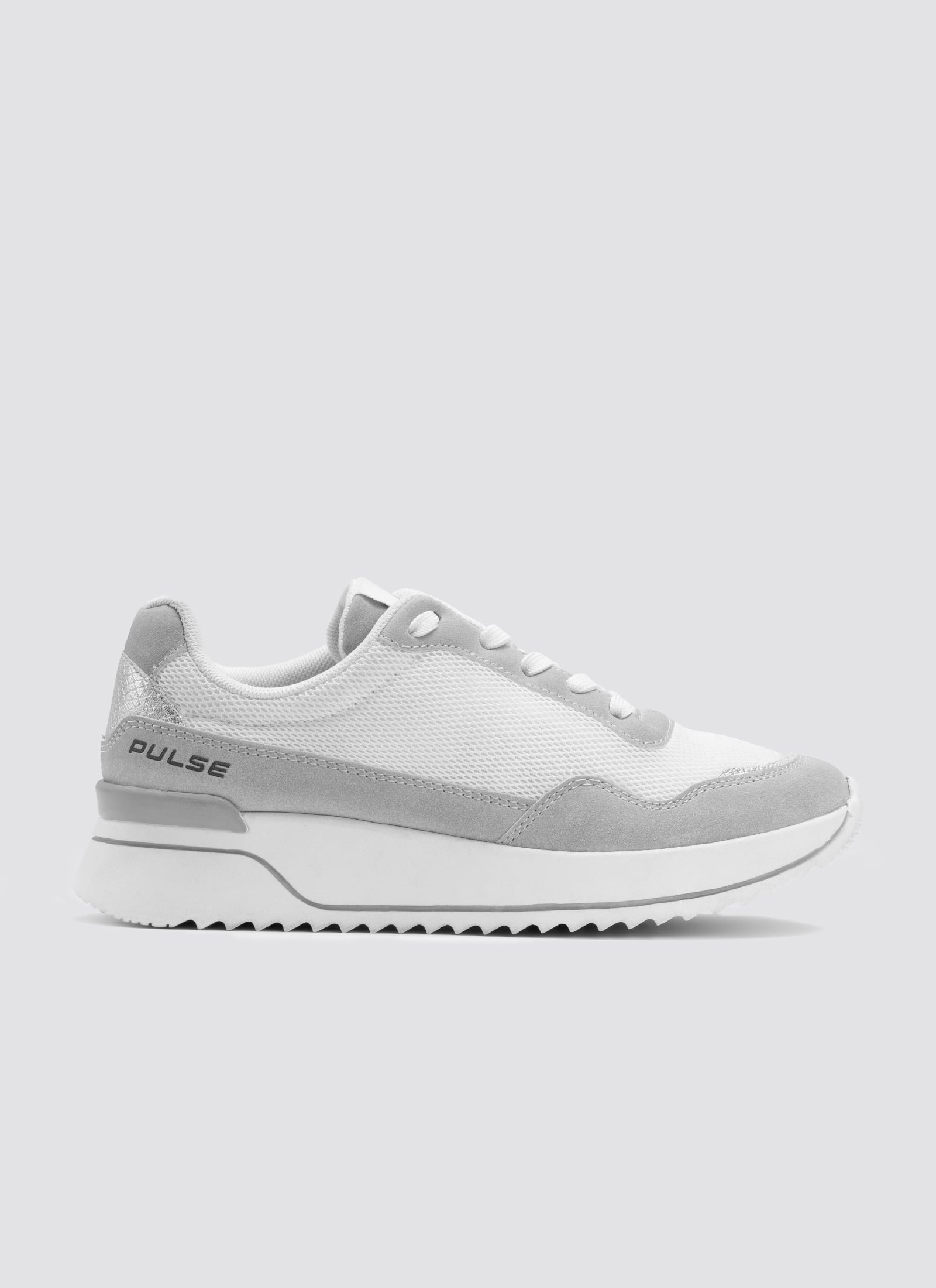 Stride Sneaker