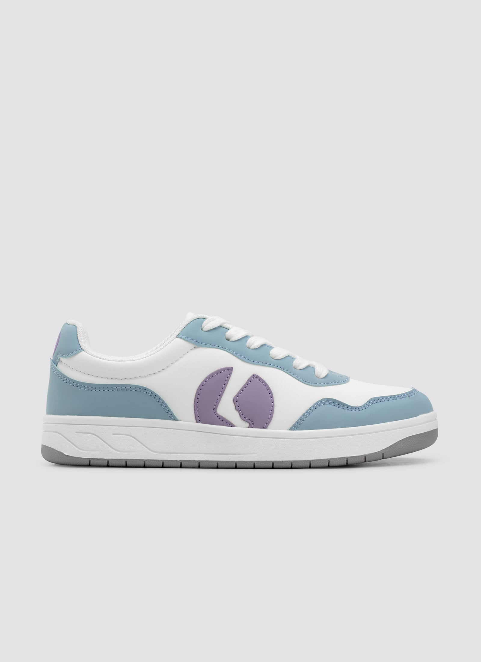 Lumina Sneaker