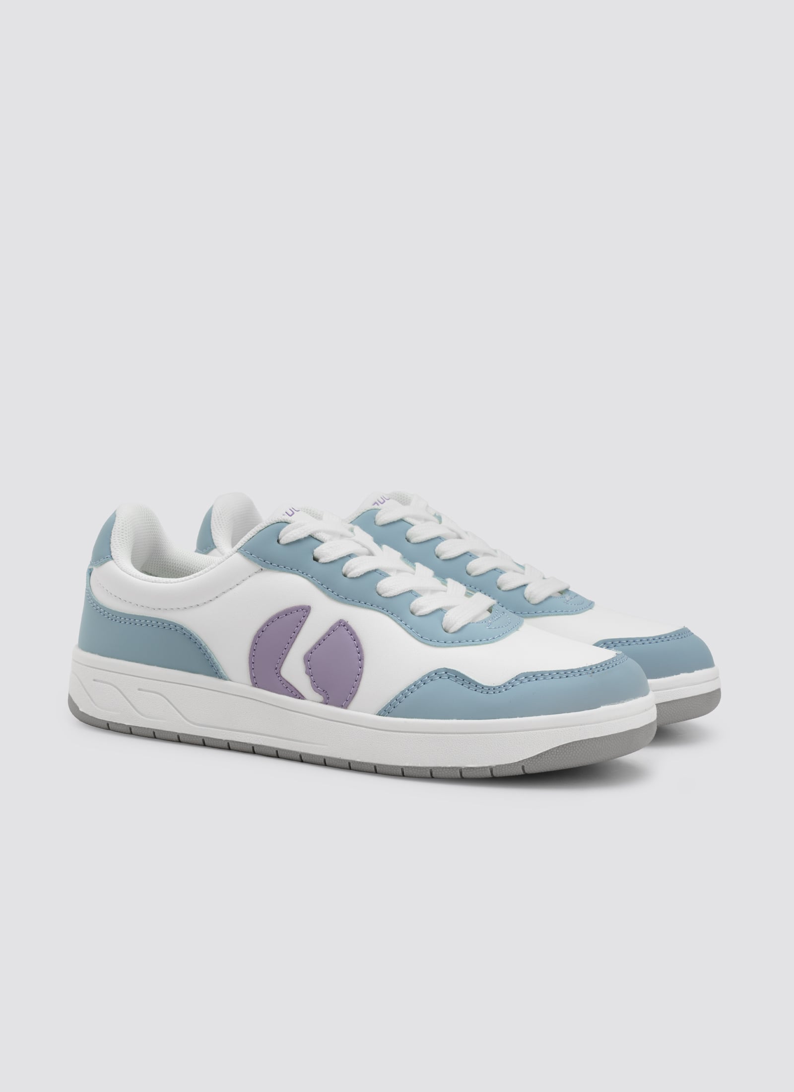 Lumina Sneaker