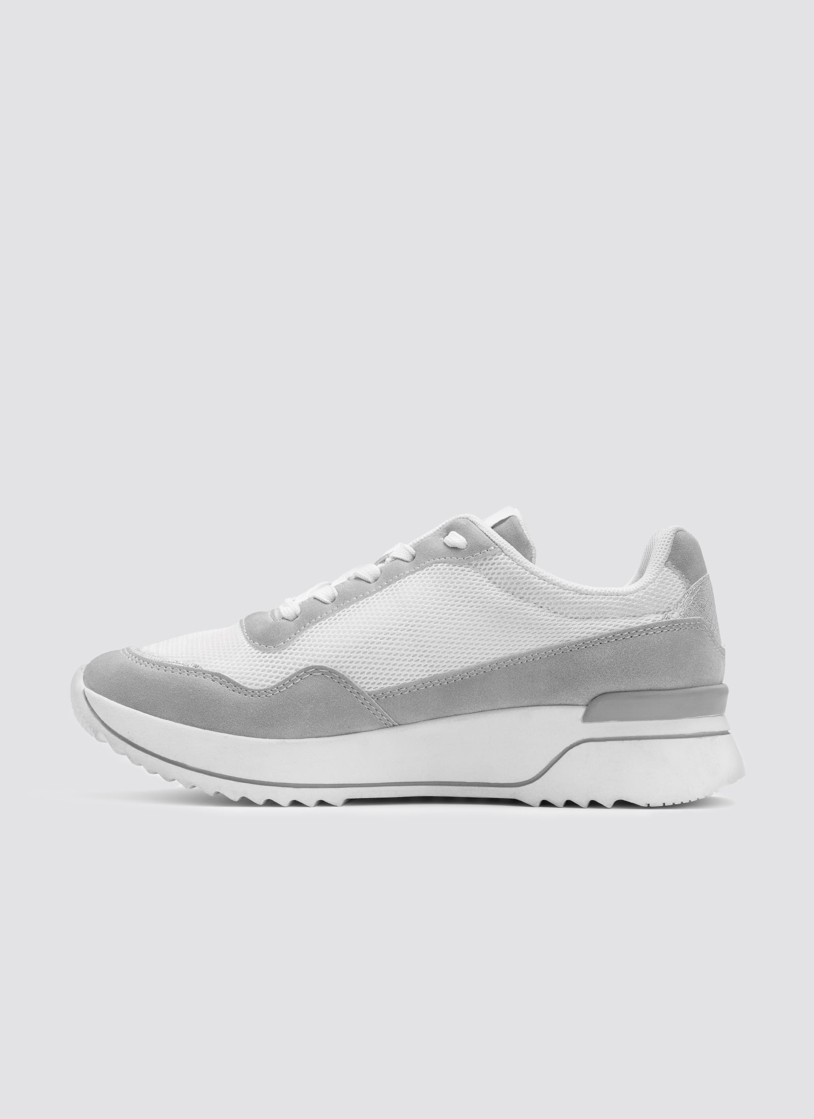 Stride Sneaker