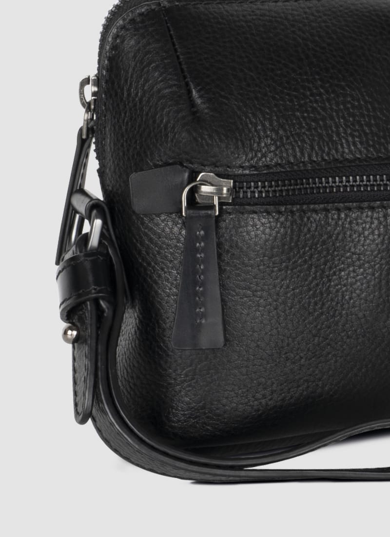 Language Shoes-Men-Venn Wash Bag-Premium Leather-Black Colour-Leather Accessories