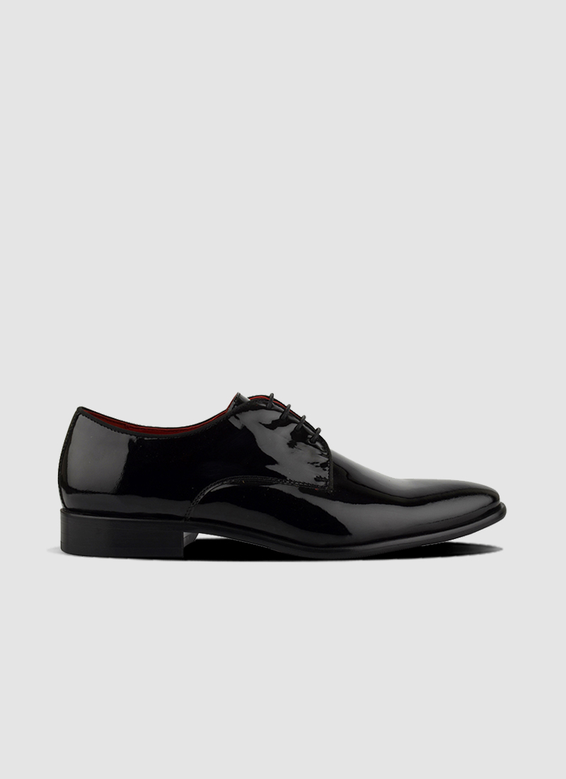 Mens Shoes Lace-ups Derby shoes Ferragamo Leather Derby Shoe in Black for Men 